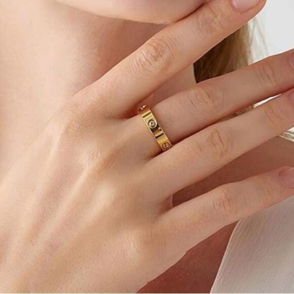 Gold Love Style Ring with 6 Diamonds - Picture 4 of 4